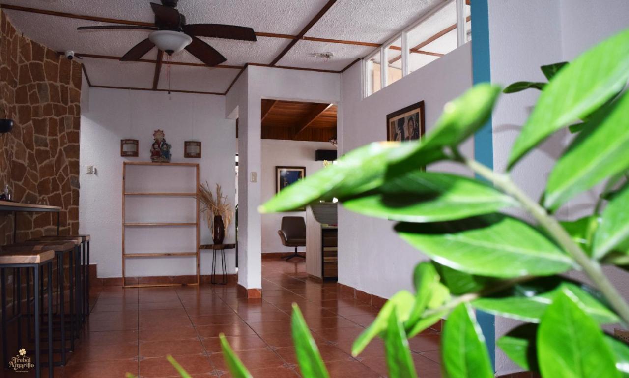 Trebol Amarillo Bed & Breakfast Escazú 외부 사진