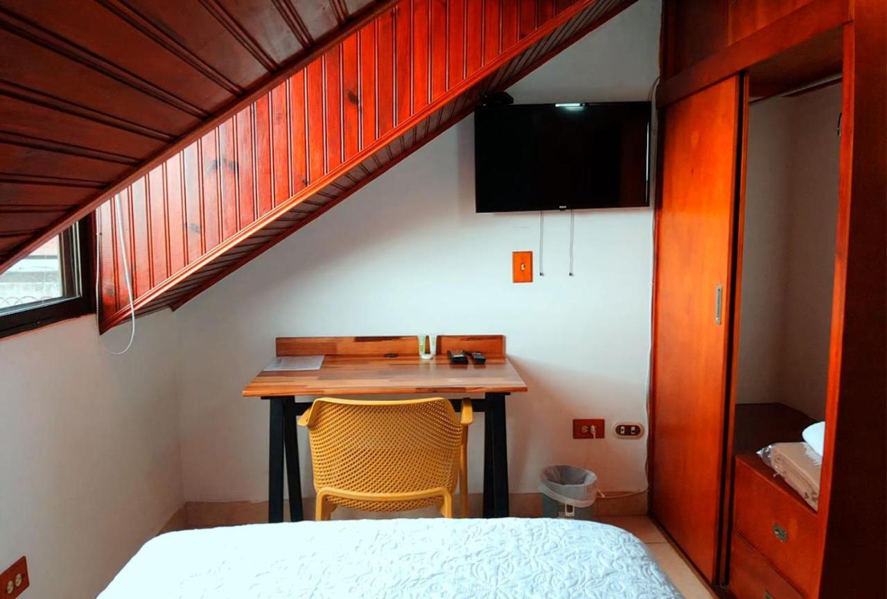Trebol Amarillo Bed & Breakfast Escazú 외부 사진