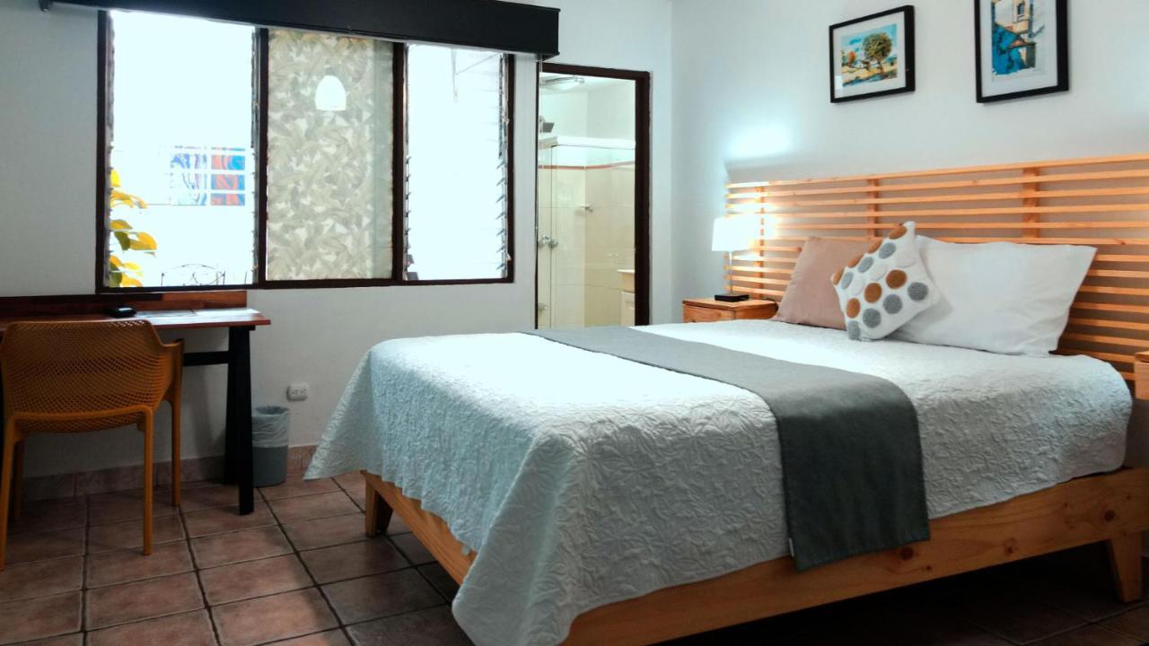 Trebol Amarillo Bed & Breakfast Escazú 외부 사진