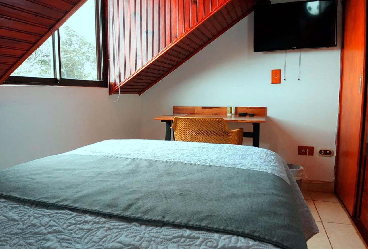 Trebol Amarillo Bed & Breakfast Escazú 외부 사진