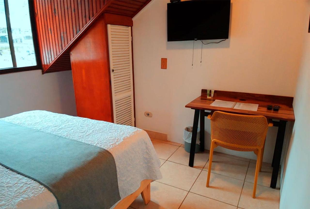 Trebol Amarillo Bed & Breakfast Escazú 외부 사진