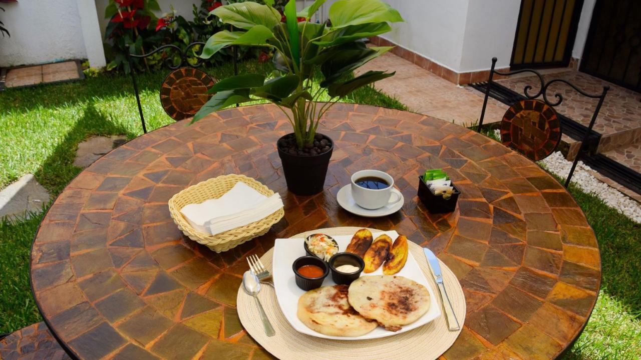 Trebol Amarillo Bed & Breakfast Escazú 외부 사진